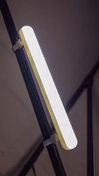 LAMPADA PORTATILE DA ESTERNO RICARICABILE RGB+BIANCO BANANA